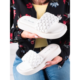 Mannika Chinelos na plataforma branco 1