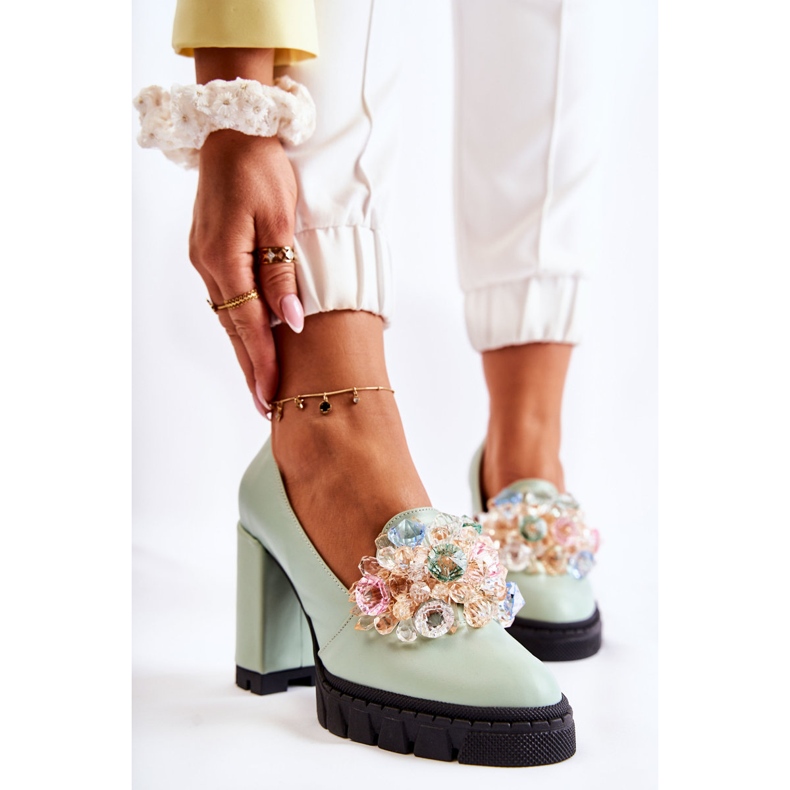 PA2 Bombas elegantes com ornamento Caterine verde suave 1