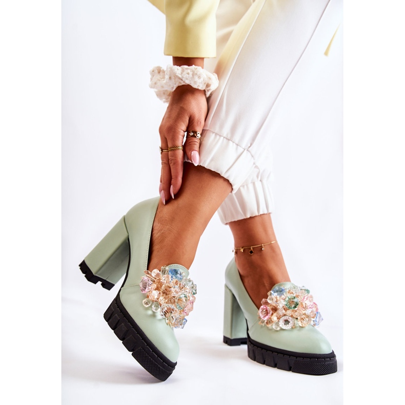 PA2 Bombas elegantes com ornamento Caterine verde suave 2