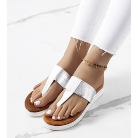 Chinelos Murilo branco metalizado 1