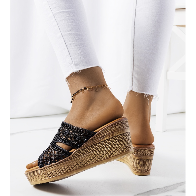 Salto de cunha preto Clara 1