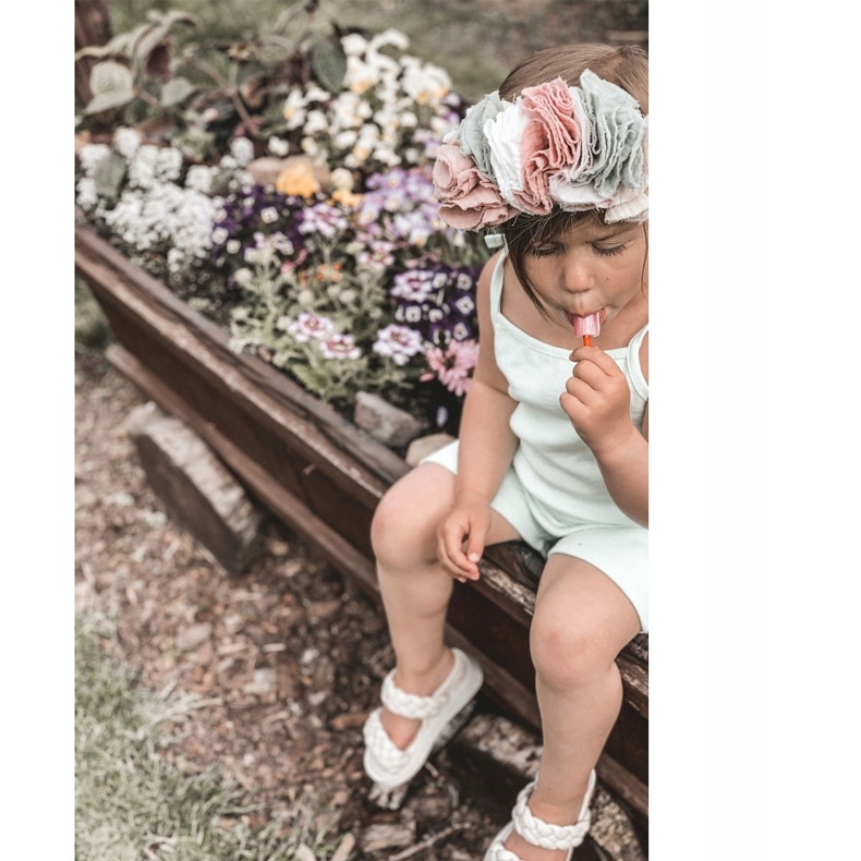 FR1 Sandálias infantis com torta bege com nervuras 4