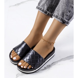 Chinelos Hassell acolchoados pretos 1