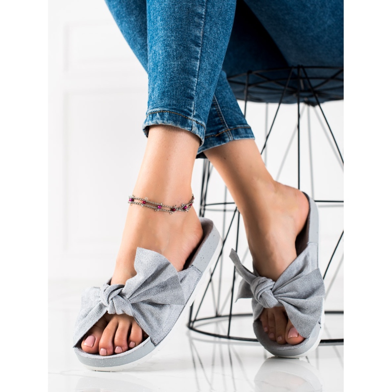 SHELOVET Chinelos da moda com um laço cinza 2 SHELOVET Chinelos da moda com um laço cinza 2