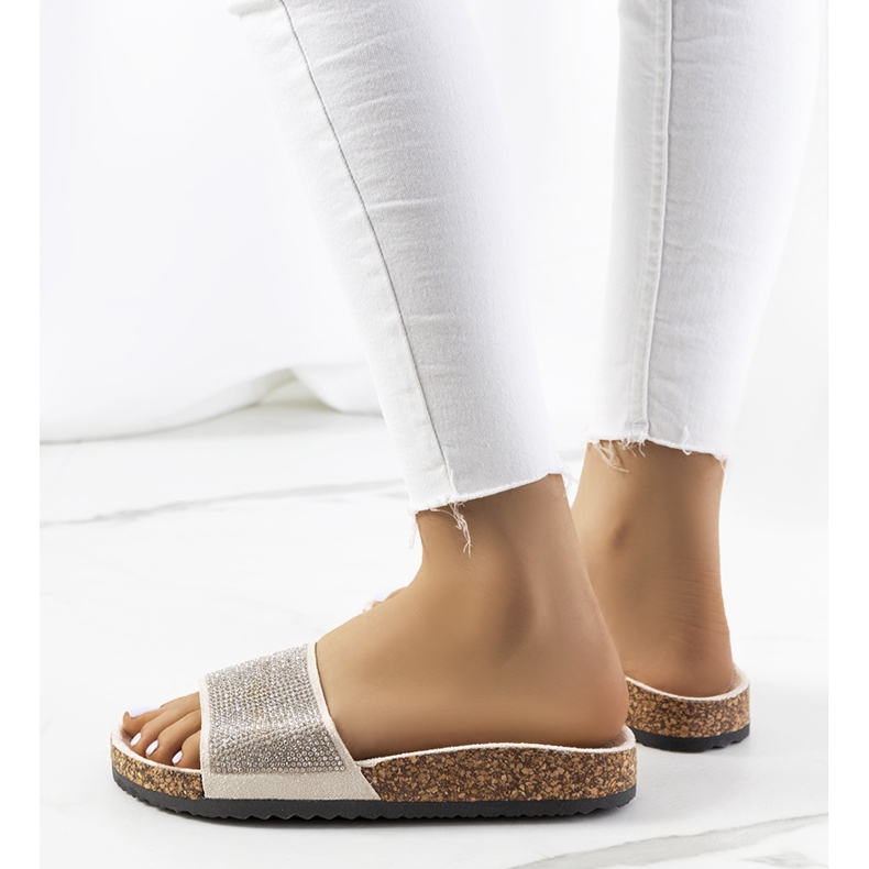 Chinelos bege na sola de cortiça de Jorja 1