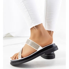 Sandálias brancas na plataforma Ossel branco 2