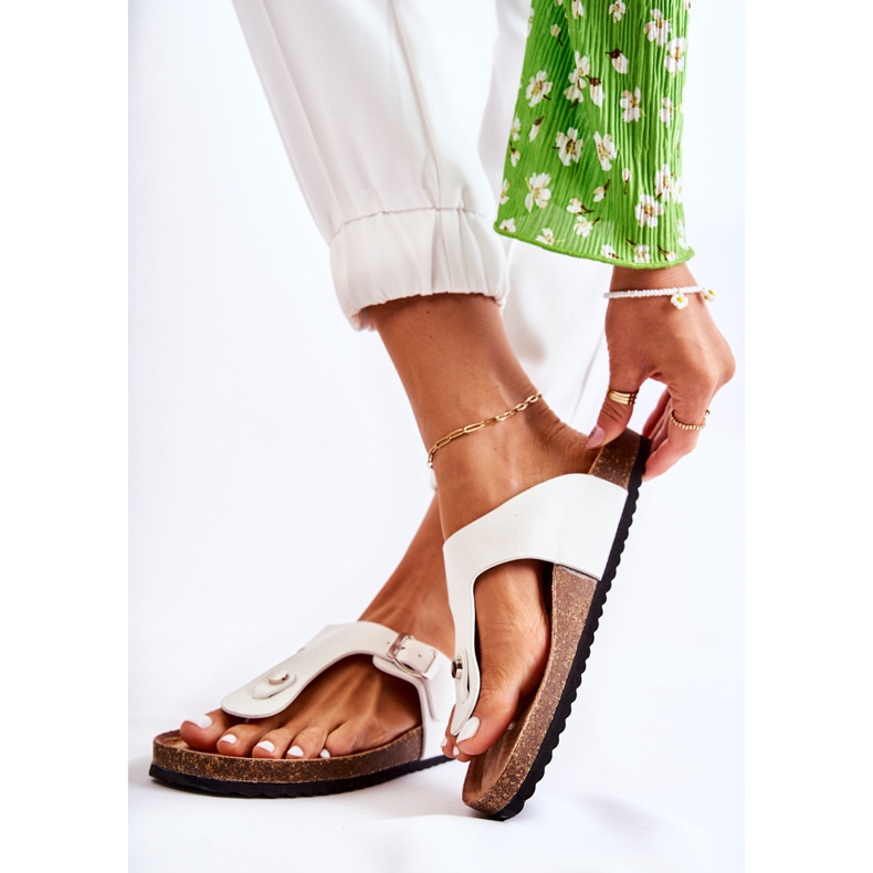 FB1 Chinelos femininos com fivela branca Elina branco 1