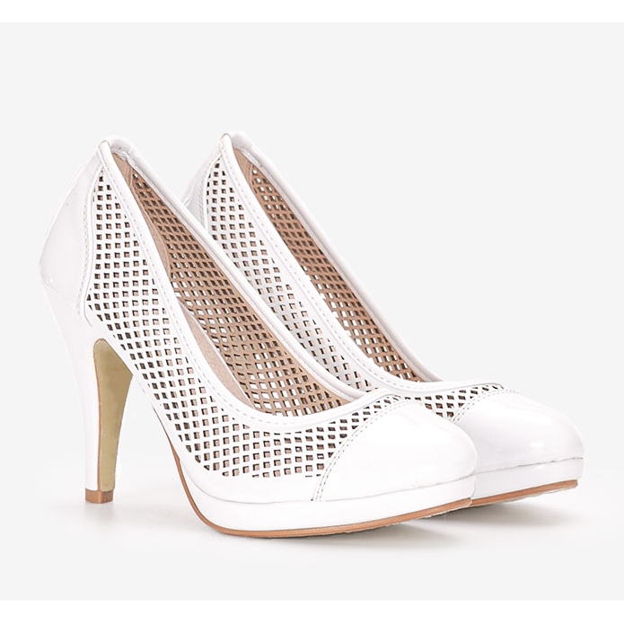 Sapatos brancos no salto Friar 1 Sapatos brancos no salto Friar 1