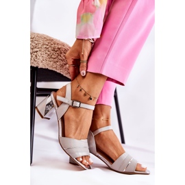 Sergio Leone Sandálias de prata corane em uma barra 1