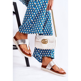 Sandálias femininas na plataforma branca e prata Morissa branco 2