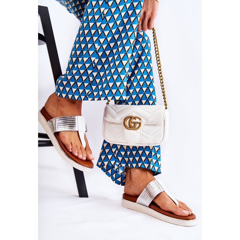 Sandálias femininas na plataforma branca e prata Morissa branco 2