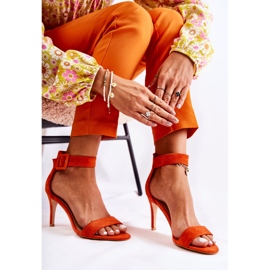 Sandálias femininas de camurça com salto laranja Marconi 2