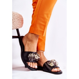 Chinelos femininos de couro com ornamento Nicole 2726 preto 1