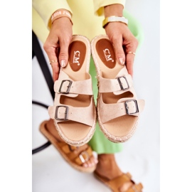 Chinelos Femininos Clássicos de Camurça Bege Casilda 2