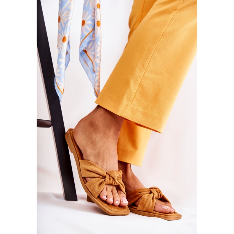 PG1 Chinelos de camurça da moda feminina Camel Lorrie marrom amarelo 1