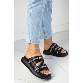 Chinelos plataforma pretos Laura La.Fi 2