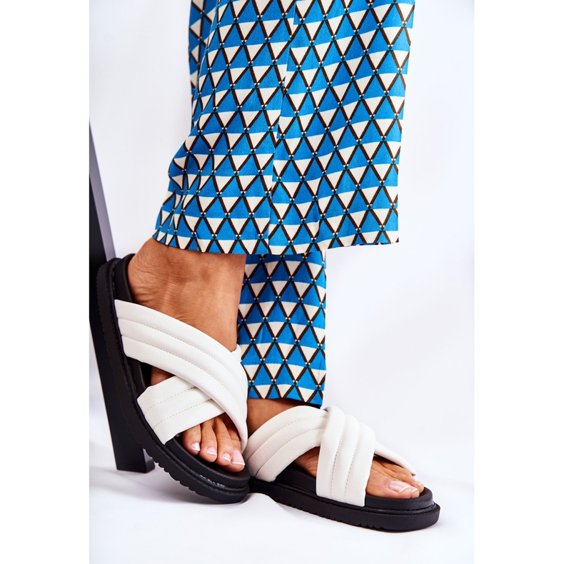 Chinelos femininos clássicos de couro branco Daron 1