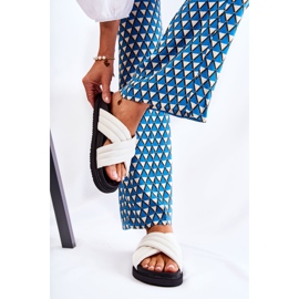 Chinelos femininos clássicos de couro branco Daron 2