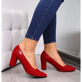 Bombas no poste vermelho W Monique 2