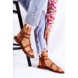 PG1 Sandálias femininas com tachas Brown Cavos marrom 1