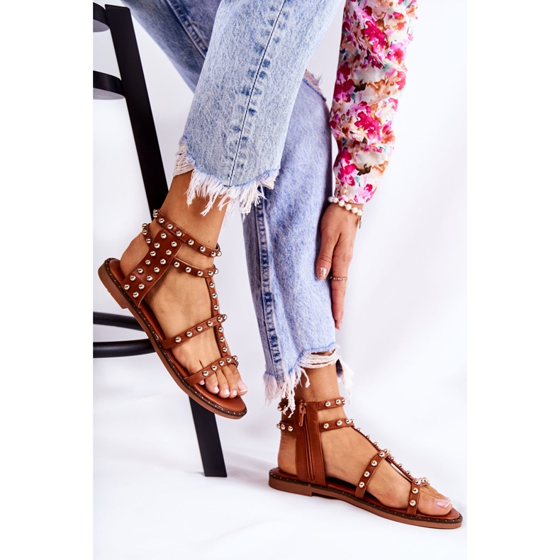 PG1 Sandálias femininas com tachas Brown Cavos castanho 1