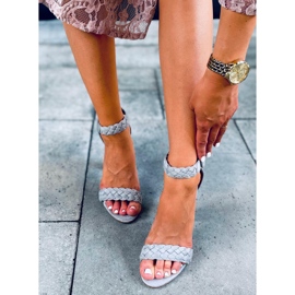 Sandálias no poste de Donna Gray cinza 1