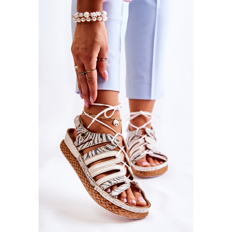 Sandálias femininas de couro da moda Maciejka 05552-04 bege-preto 1