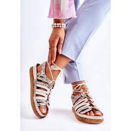 Sandálias femininas de couro da moda Maciejka 05552-04 bege-preto 2