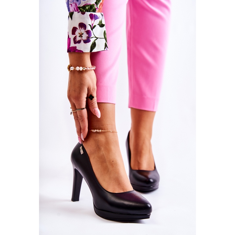 Sergio Leone Bombas clássicas femininas na plataforma preta preto 1