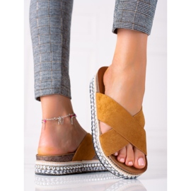 SHELOVET Chinelos elegantes na plataforma castanho 1