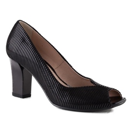 Sapatilhas de couro preto listradas da Marco Shoes 1