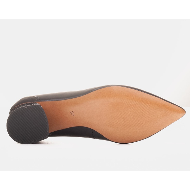 Marco Shoes Bombas em couro preto com estampa floral 1