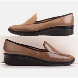 Radoskór Sapatos de cunha baixos confortáveis ​​para um pé mais largo marrom 1