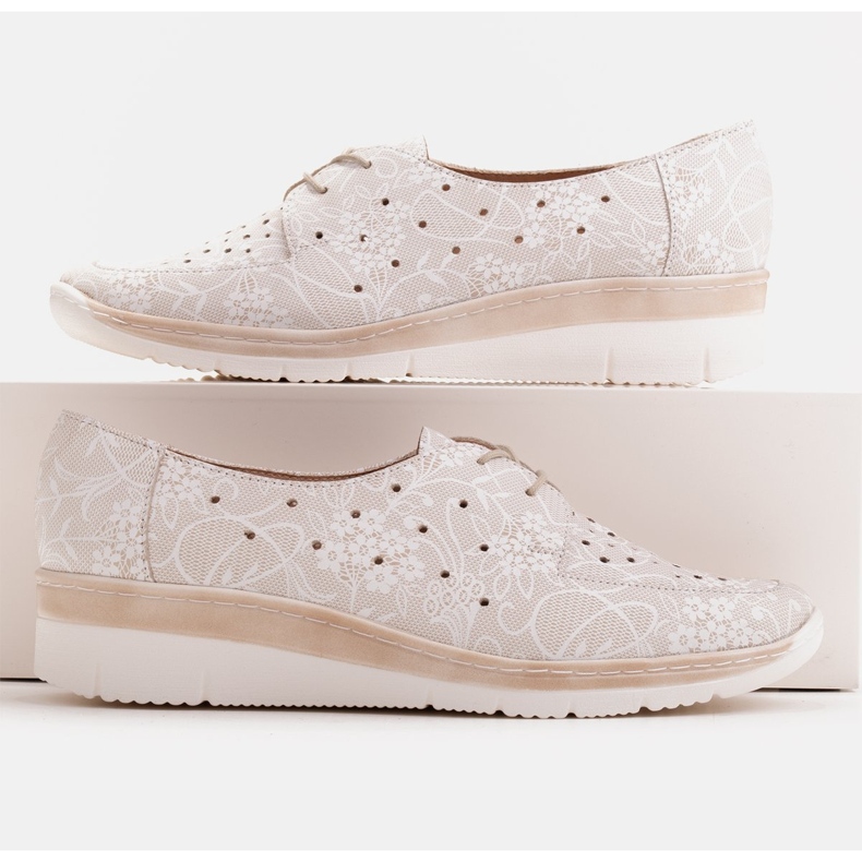 Radoskór Sapatos de cunha baixos confortáveis ​​para um pé mais largo bege 1