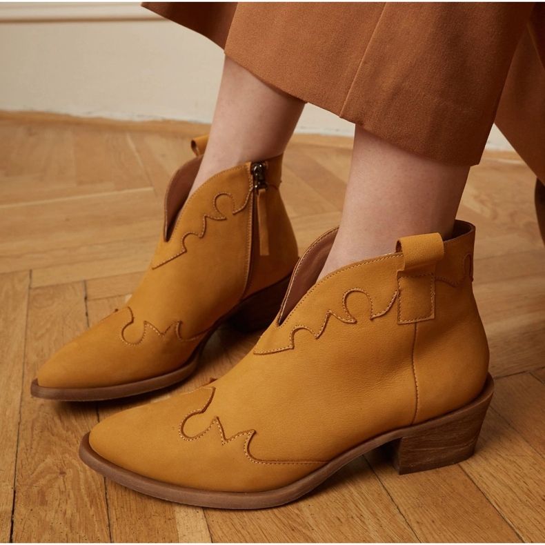 Marco Shoes Botas sem isolamento com camurça e inserções onduladas marrom amarelo 1