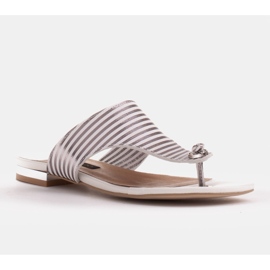 Marco Shoes Sandálias rasas com laca e salto metálico branco prata 2