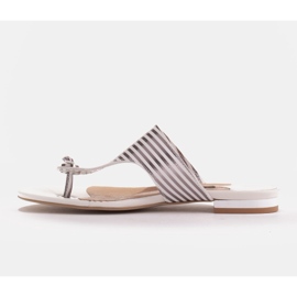 Marco Shoes Sandálias rasas com laca e salto metálico branco prata 3