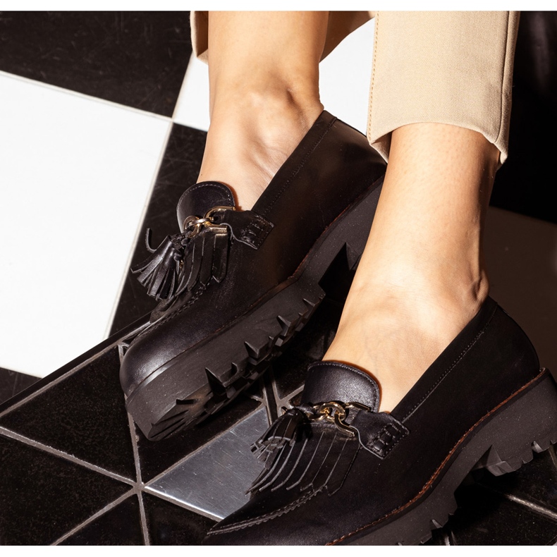 Marco Shoes Mocassins com corrente de ouro em sola clara preto 2