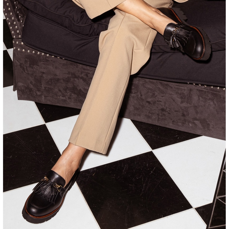 Marco Shoes Mocassins com corrente de ouro em sola clara preto 1