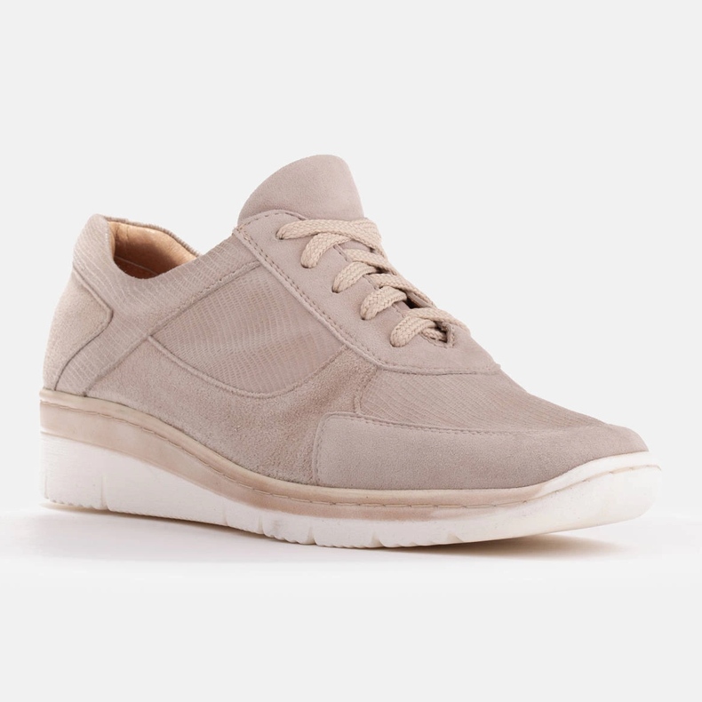 Radoskór Sapatos confortáveis para um pé mais largo com uma sola leve bege 1 Radoskór Sapatos confortáveis para um pé mais largo com uma sola leve bege 1