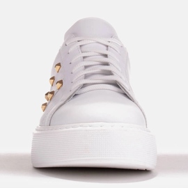 Marco Shoes Tênis leve com tachas douradas branco 8