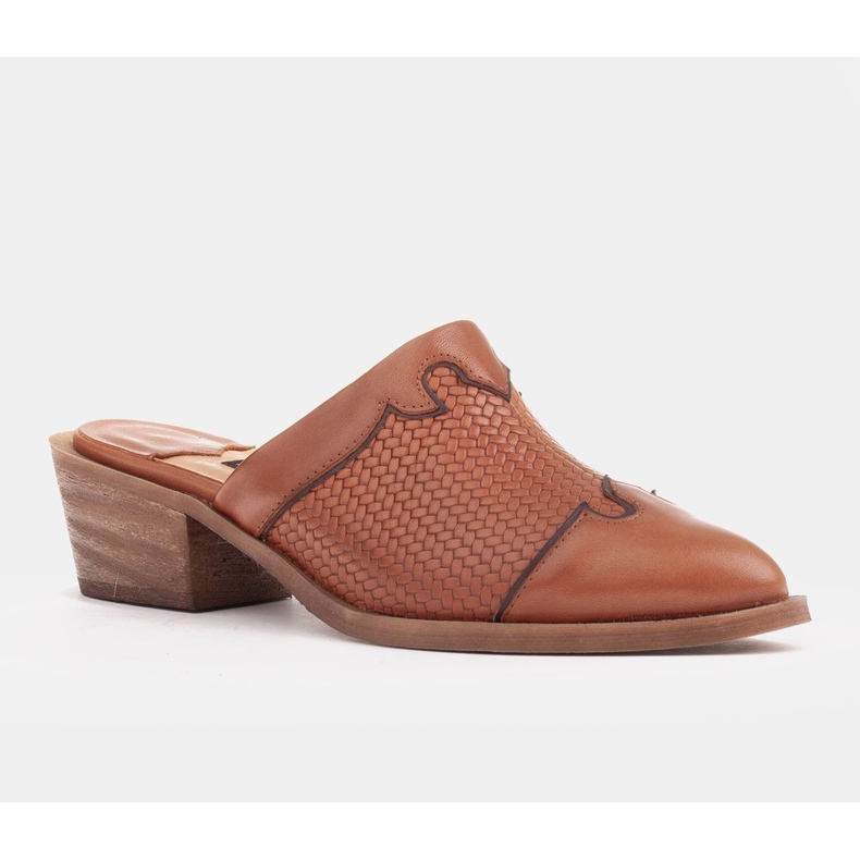 Marco Shoes Chinelos femininos de salto de couro com ranhuras marrom 1