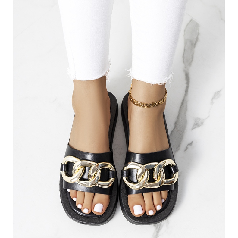 Chinelos pretos com corrente Bragg 1 Chinelos pretos com corrente Bragg 1