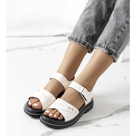 Sandálias brancas na plataforma Meis bege cru 1