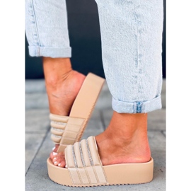 Chinelos de sola alta Leah Bege 2