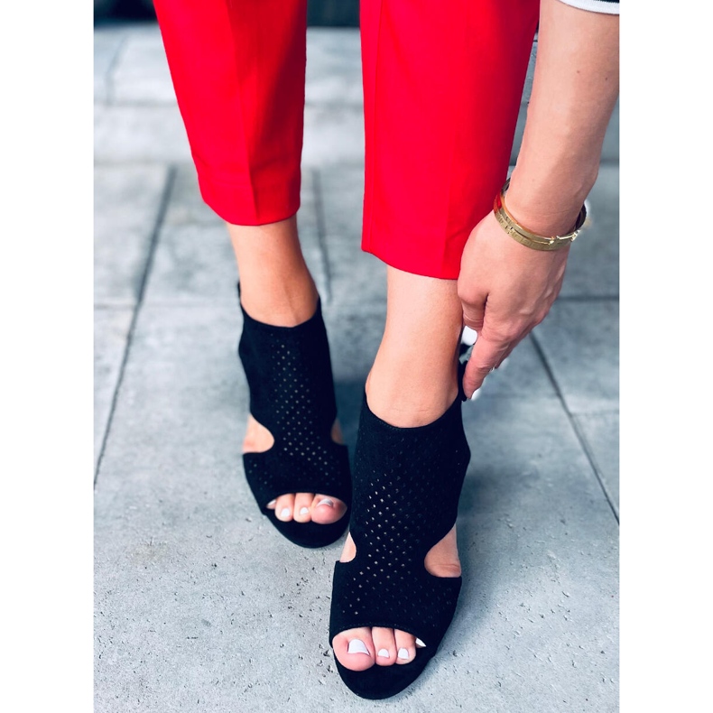 Guala Sandália de salto alto vazada preta preto 2