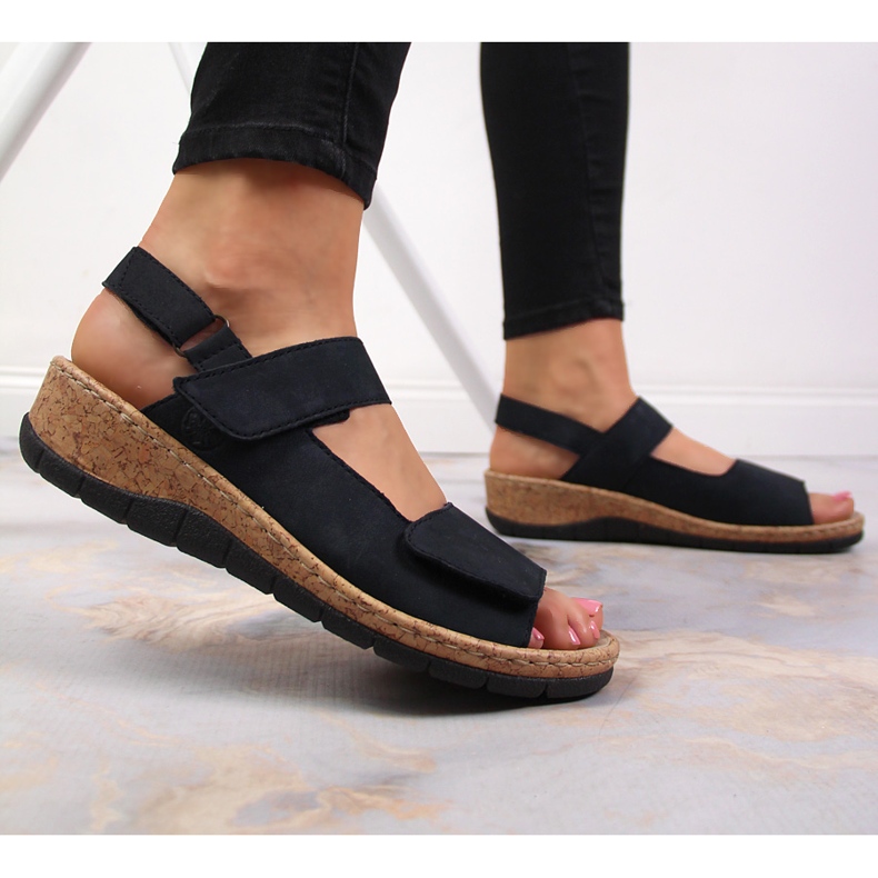 Sandálias femininas de couro na cunha Rieker V7170-14 azul marinho 2