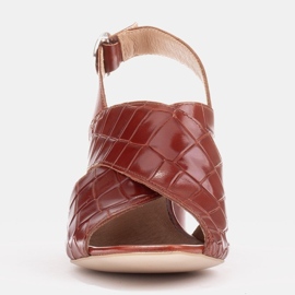 Marco Shoes Sandálias femininas de couro feitas de couro com listras cortadas marrom 1