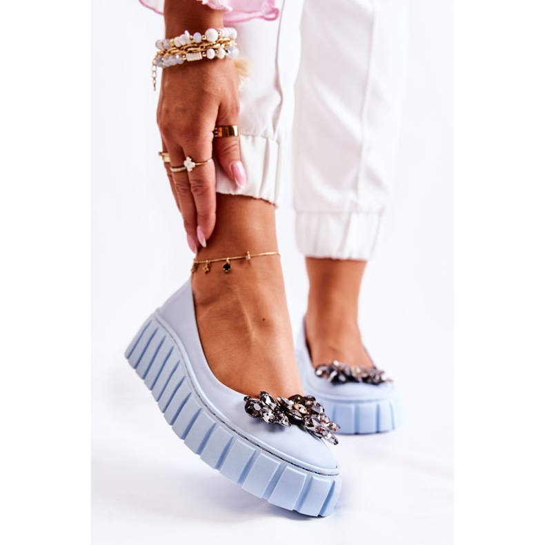 PA2 Bailarinas de couro na plataforma com um ornamento ladette azul 2