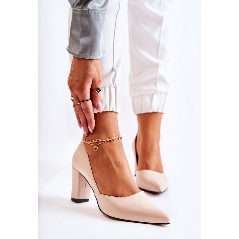 PA2 Bombas de couro na moda em um bar bege emoção 1